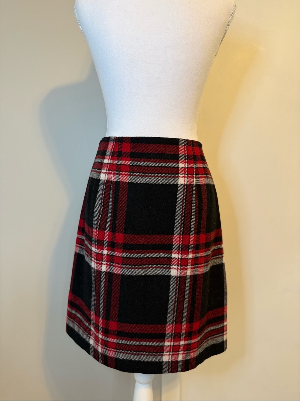 Talbots Preppy Wool Blend Red Black Plaid Tartan Mini Skirt Size 6